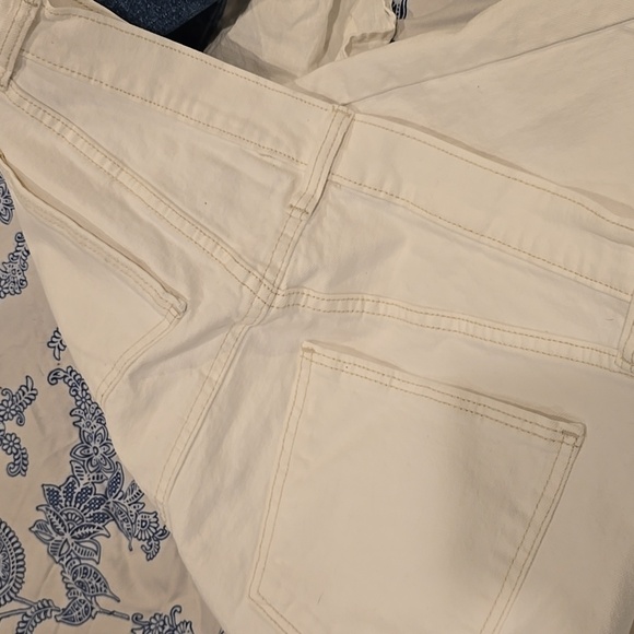 ❤️10/$40 New Universal Thread White Pencil Skirt Denim - Picture 3 of 3